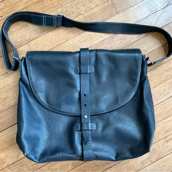 Kenneth Cole NY Black Leather Bag - Picture 1 of 12